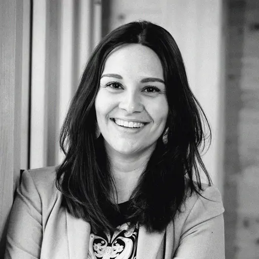 Dr. Angela Honegger